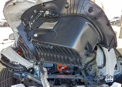 2025 Tesla Model Y z USA, uszkodzony, nr VIN 7SAYGDEDXSF264500